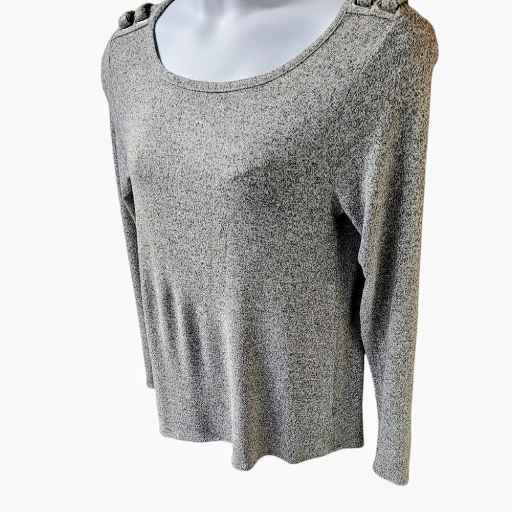 89th+Madison Plus Size Women's Gray LongSleeve Shoulder detail Top Size 1X NWOT - Picture 3 of 13